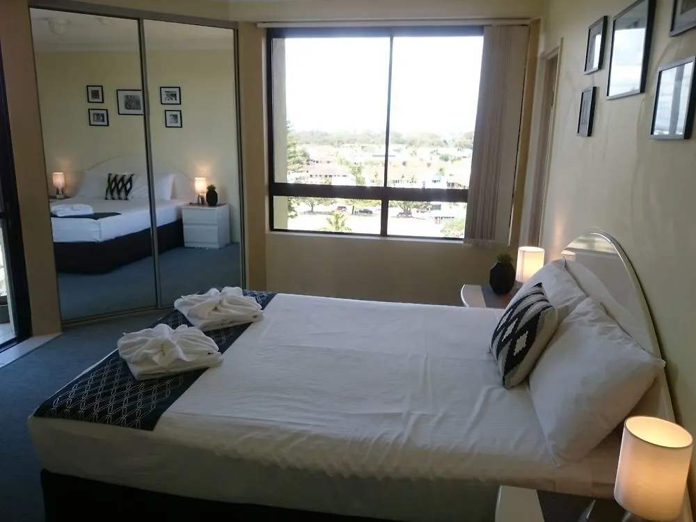 *** Hotel apartamentowy Surfers Hawaiian Holiday Apartments Gold Coast Australia