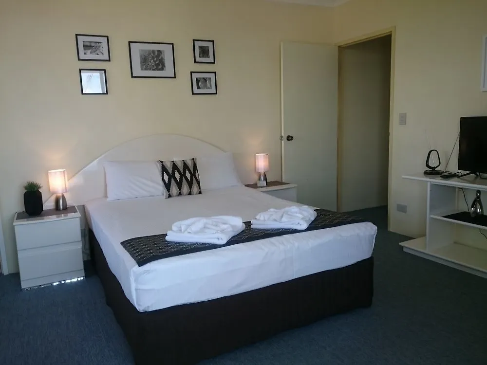 Surfers Hawaiian Holiday Apartments Gold Coast